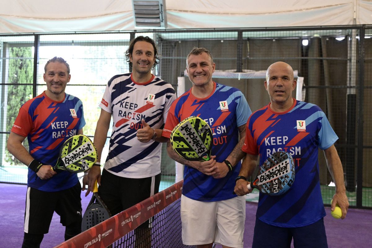 Gianluca Zambrotta abia mai poate umbla din cauza strâmbării teribile a picioarelor!