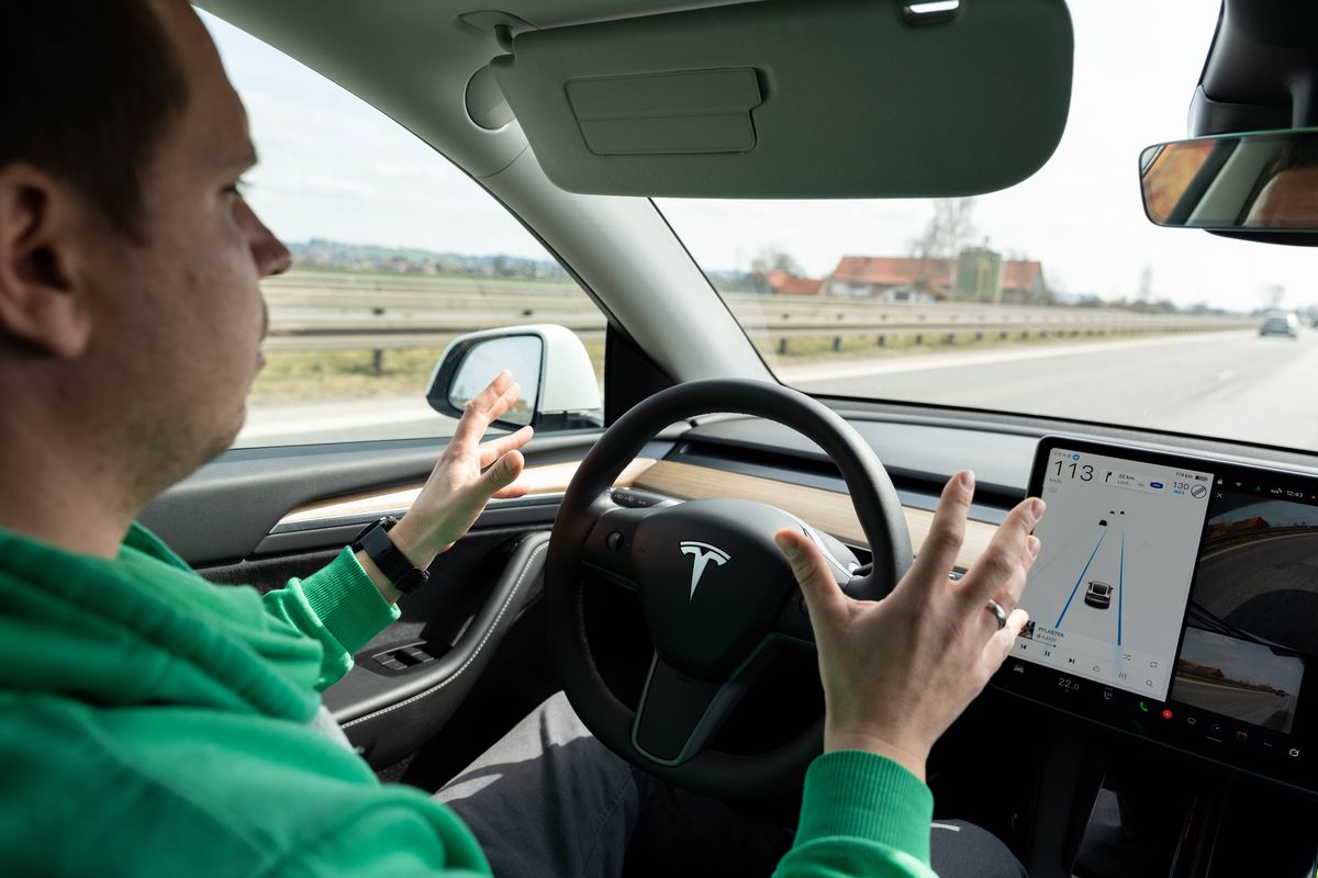 Moment istoric: prima țară din Europa care a autorizat modelele Tesla care se conduc singure