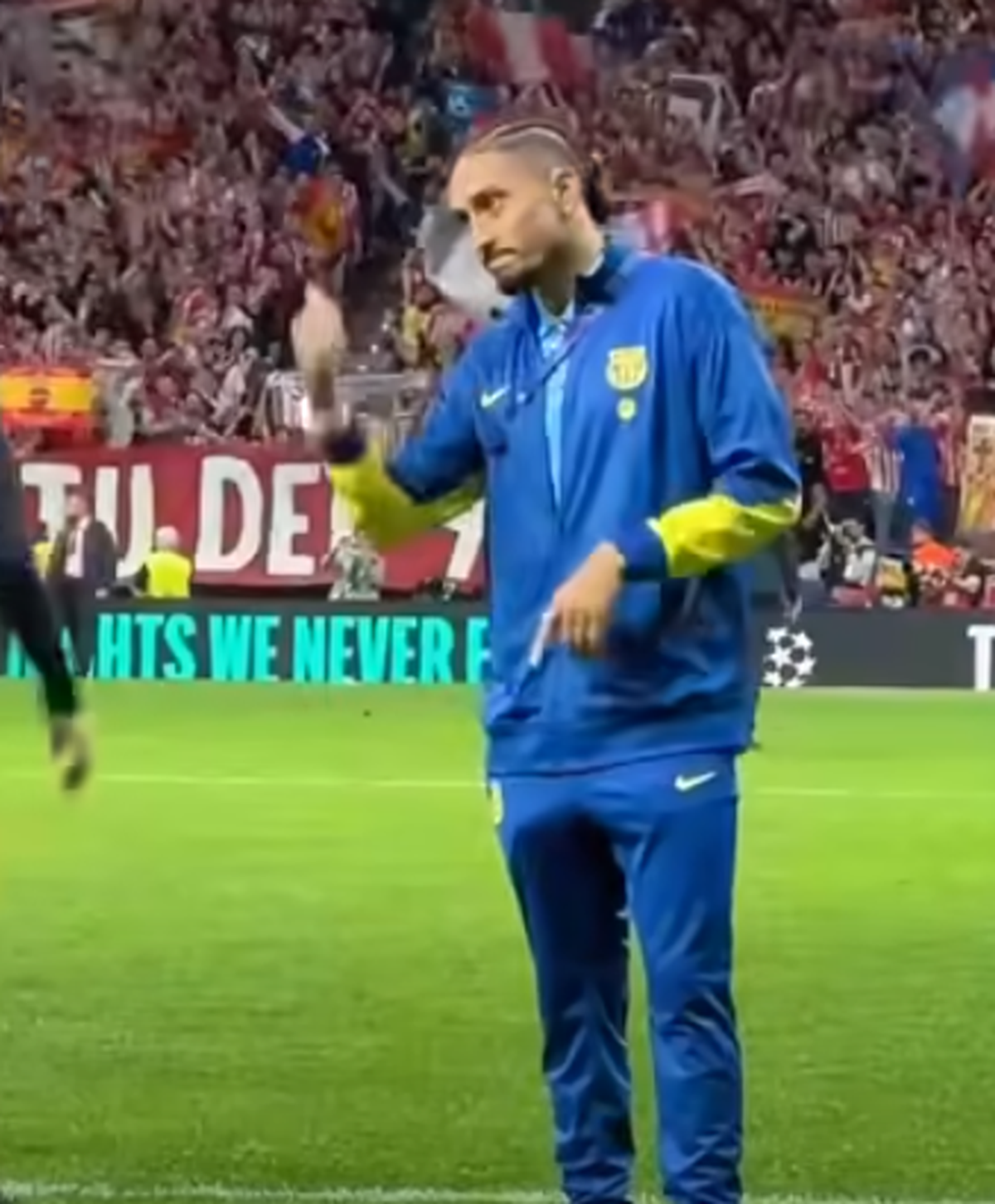 Gesturile lui Raphinha în fața fanilor lui Atletico, la final: „Jaf!” » Replica madrilenilor