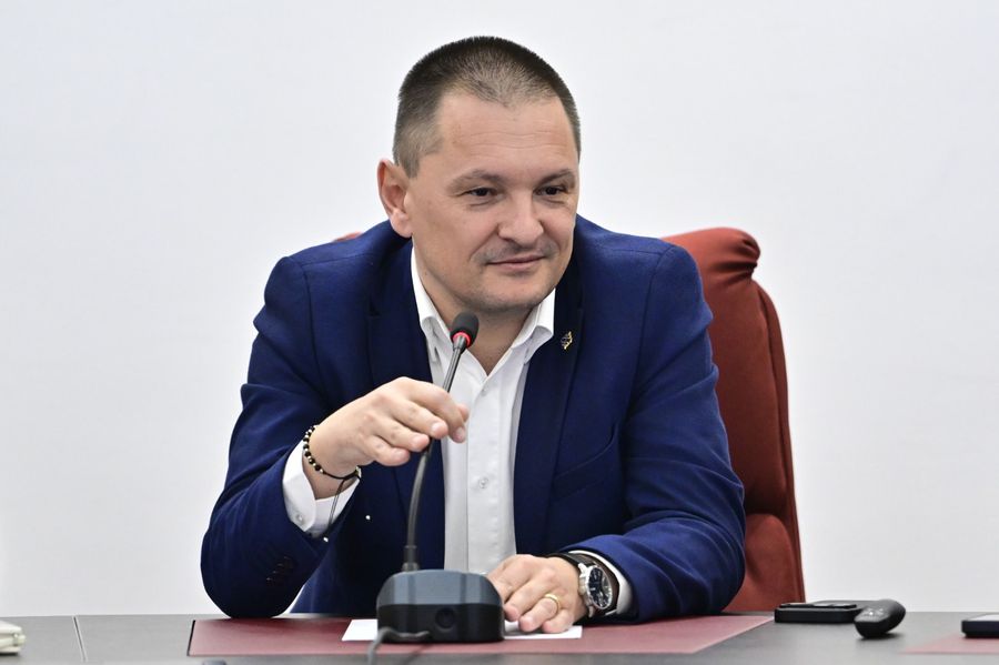 Cosmin Vasile // foto: Facebook „Spălare de bani” » Scandal în Bănie cu hotelul-fantomă de pe „Oblemenco”