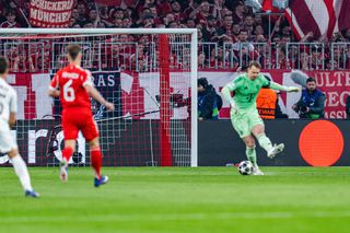Ce a fost asta?! Gol de la 40 de metri în secunda 40 din Bayern - Real, după o gafă colosală