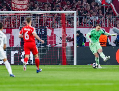 Ce a fost asta?! Gol de la 40 de metri în secunda 40 din Bayern - Real, ...