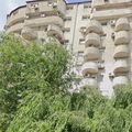 Un bloc din Calea Călărașilor, în centrul Bucureștiului, a fost scos integral la vânzare