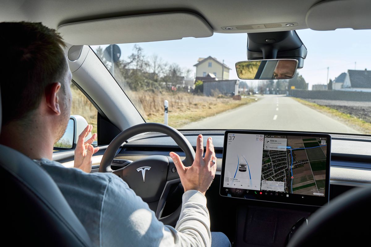 Moment istoric: prima țară din Europa care a autorizat modelele Tesla care se conduc singure