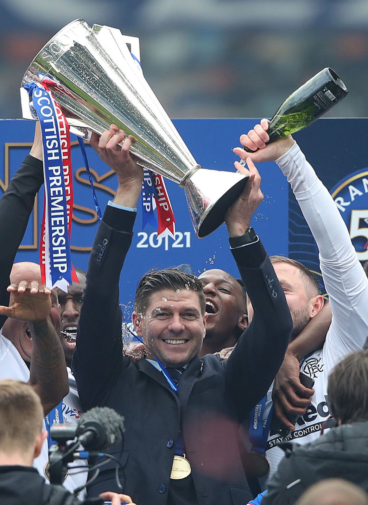 Ianis Hagi, întâmpinat cu un sicriu verde » Incidente la sărbătoarea lui Rangers