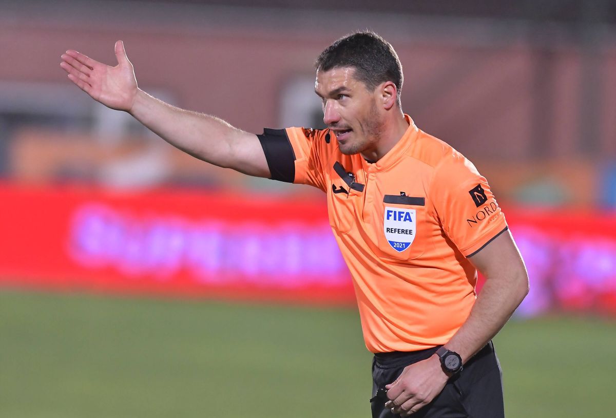 3 faze controversate în CS U Craiova - CFR: penalty EVIDENT neacordat de Kovacs! Verdictele specialistului