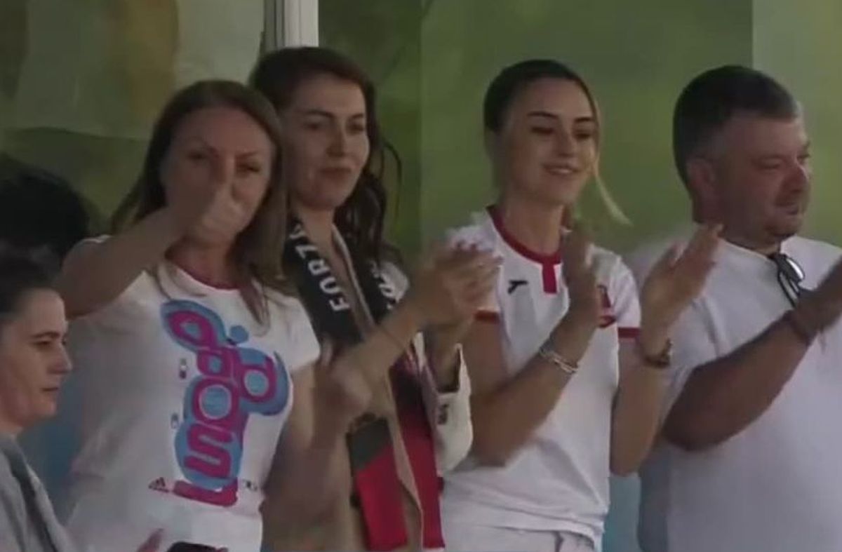 Torțe, lăutari și șampanie » Cum a sărbătorit Hermannstadt revenirea în Liga 1