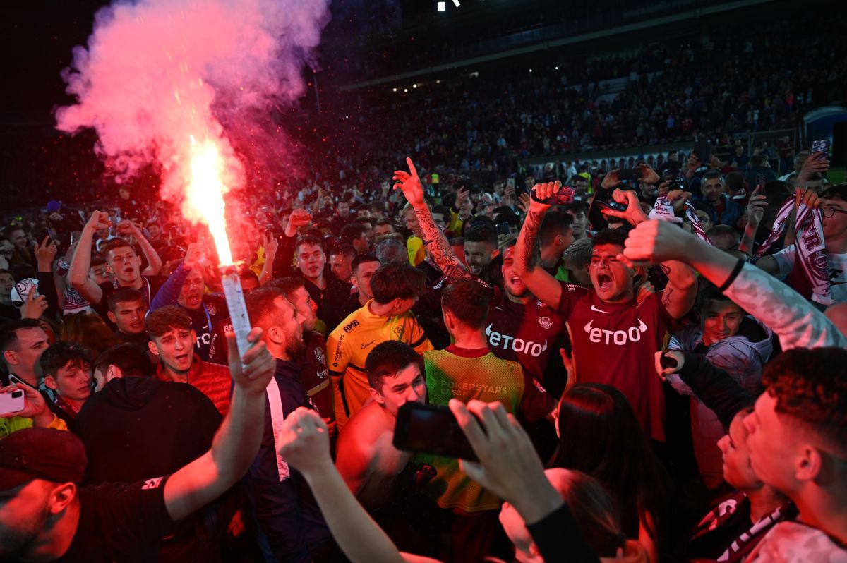 Campionii de la CFR Cluj, cântece jignitoare la adresa rivalilor de la FCSB » Cum a arătat petrecerea de titlu a „feroviarilor”