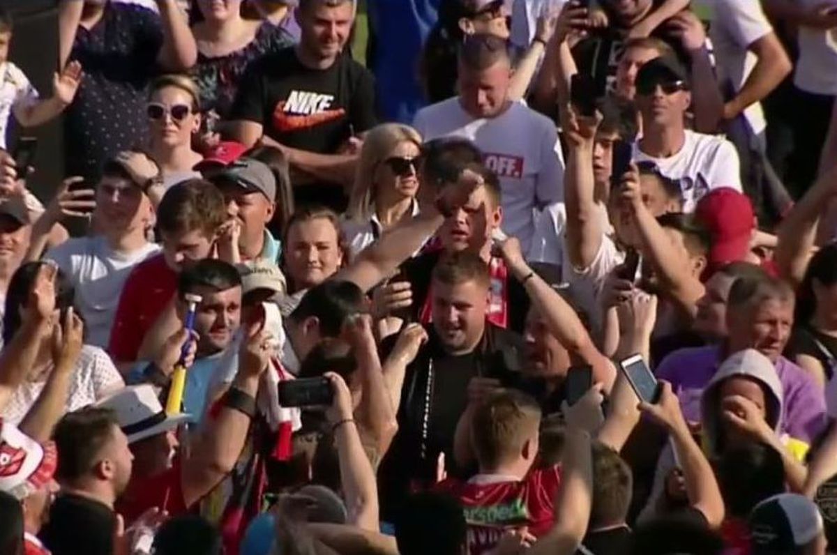 Torțe, lăutari și șampanie » Cum a sărbătorit Hermannstadt revenirea în Liga 1