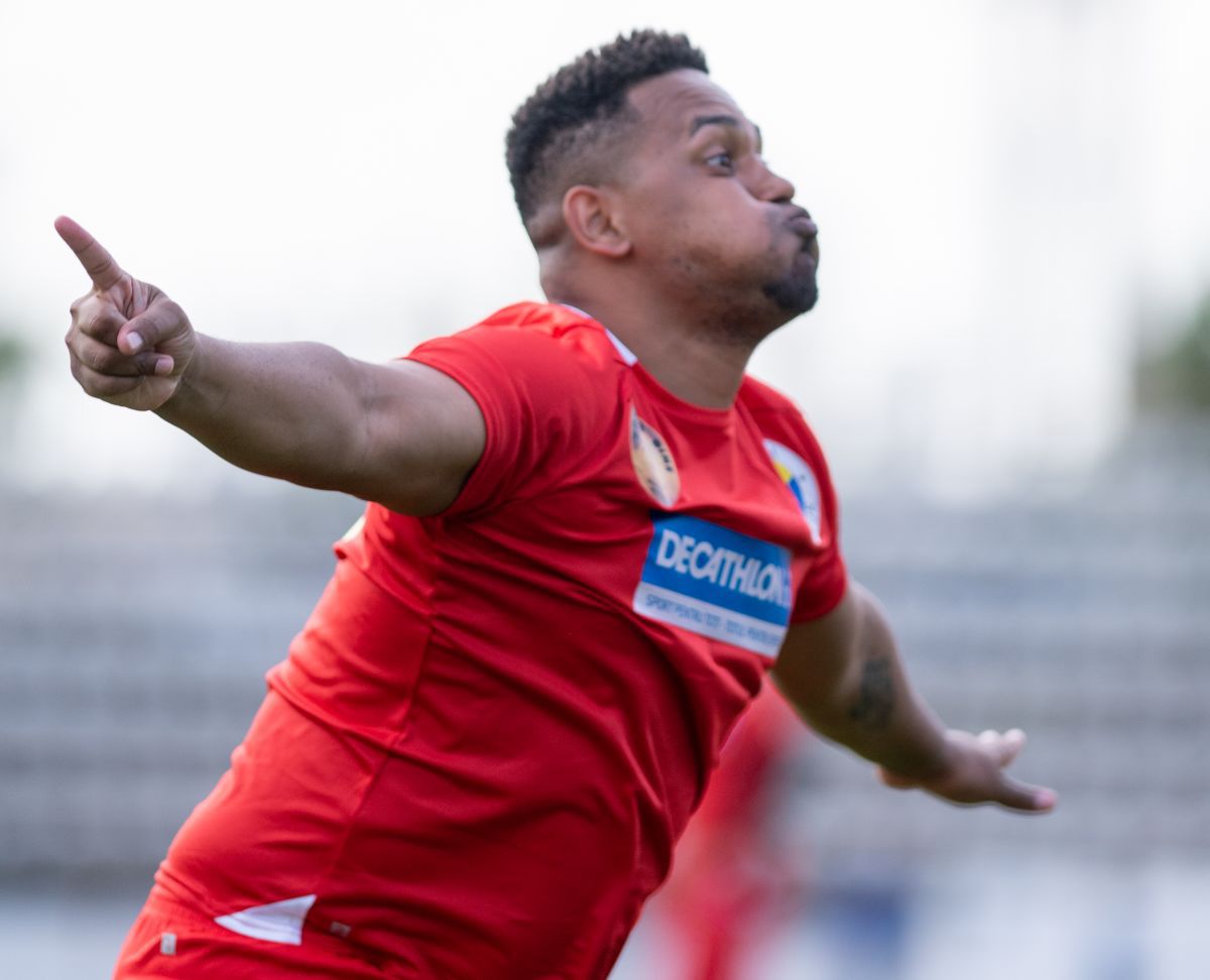 Șase goluri în meciul demonstrativ old-school de la Urziceni: Dan Petrescu, show cu foștii campioni ai Unirii și alte nume mari din fotbalul românesc