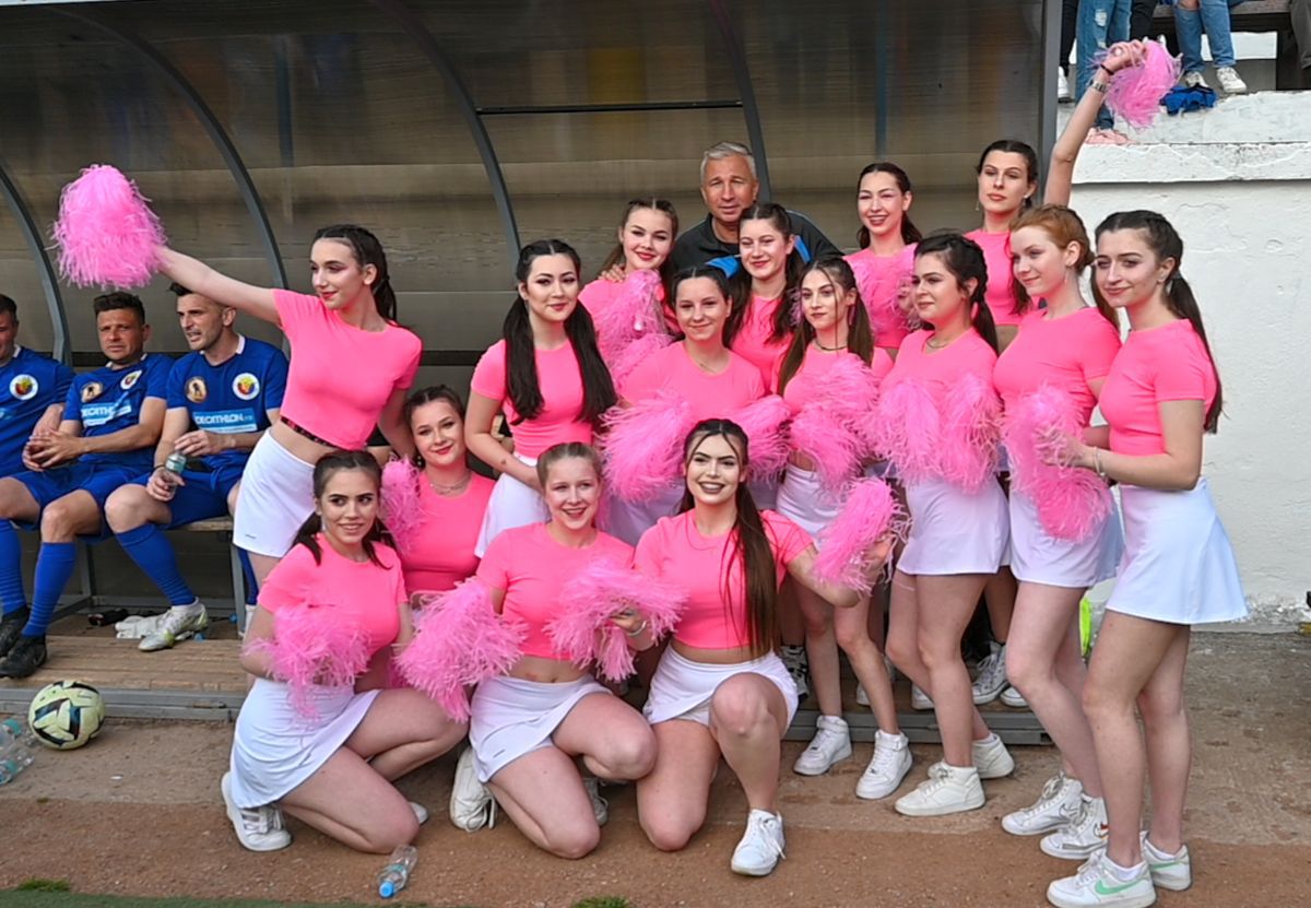 Șase goluri în meciul demonstrativ old-school de la Urziceni: Dan Petrescu, show cu foștii campioni ai Unirii și alte nume mari din fotbalul românesc