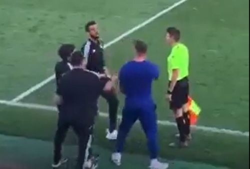 Alvaro Arbeloa și Fernando Torres, implicați într-un incident la meciul dintre Real Madrid U19 și Atletico Madrid U19. 
Foto: Captură Twitter
