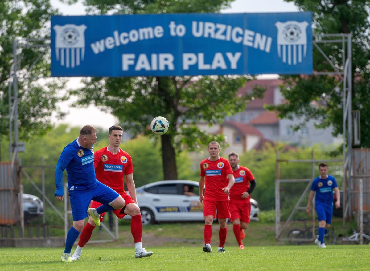 Șase goluri în meciul demonstrativ old-school de la Urziceni: Dan Petrescu, show cu foștii campioni ai Unirii și alte nume mari din fotbalul românesc