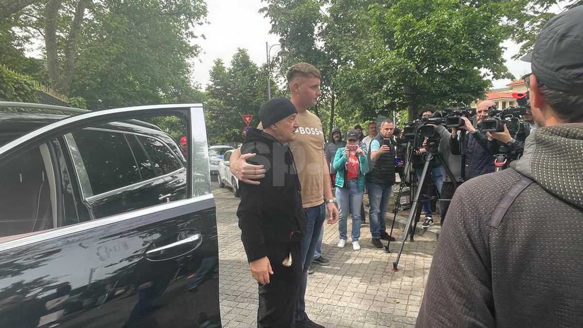 Gigi Becali, ce apariție! » Detaliul neobișnuit surprins de reporteri