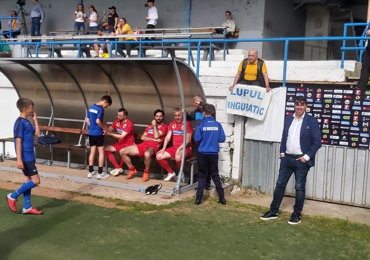 Șase goluri în meciul demonstrativ old-school de la Urziceni: Dan Petrescu, show cu foștii campioni ai Unirii și alte nume mari din fotbalul românesc
