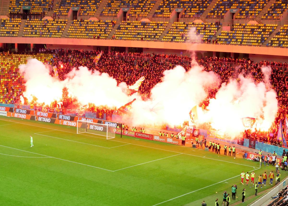 Teroare pe Arena Națională: Peluza Sud a declanșat haosul în derby-ul Dinamo - Steaua