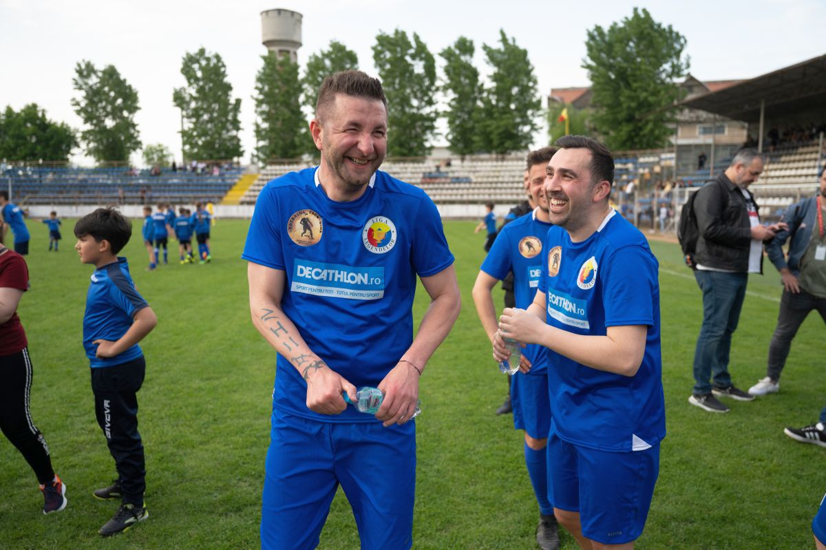 Șase goluri în meciul demonstrativ old-school de la Urziceni: Dan Petrescu, show cu foștii campioni ai Unirii și alte nume mari din fotbalul românesc