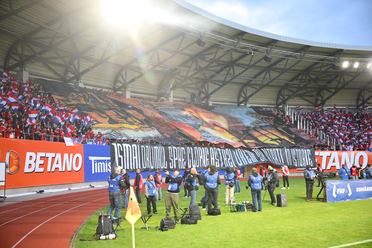 Atmosferă de vis la finala Cupei României Betano! » Fanii Corvinului, scenografie de Superliga + apariție rară la „oficială”