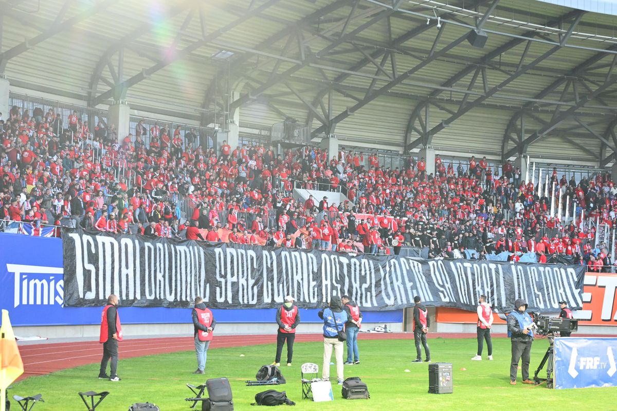 Atmosferă de vis la finala Cupei României Betano! » Fanii Corvinului, scenografie de Superliga + apariție rară la „oficială”