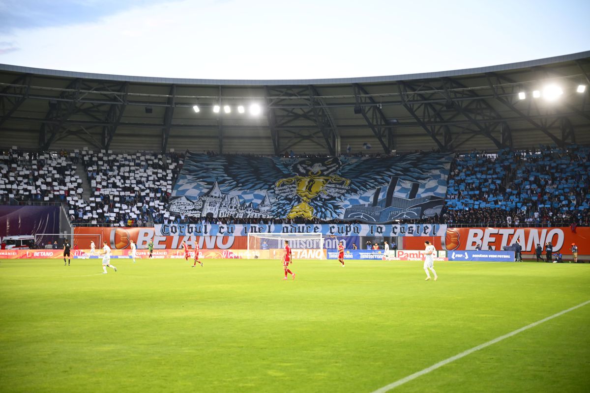 Atmosferă de vis la finala Cupei României Betano! » Fanii Corvinului, scenografie de Superliga + apariție rară la „oficială”
