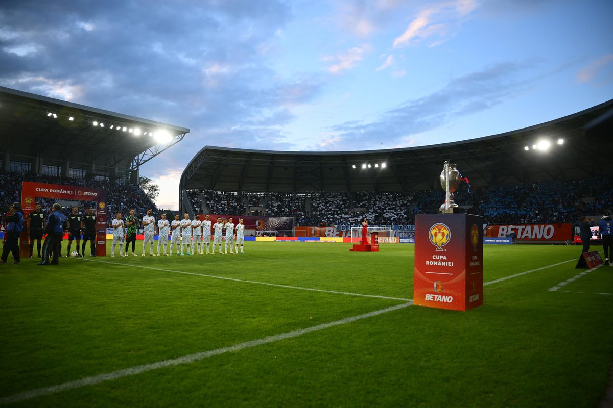Atmosferă de vis la finala Cupei României Betano! » Fanii Corvinului, scenografie de Superliga + apariție rară la „oficială”