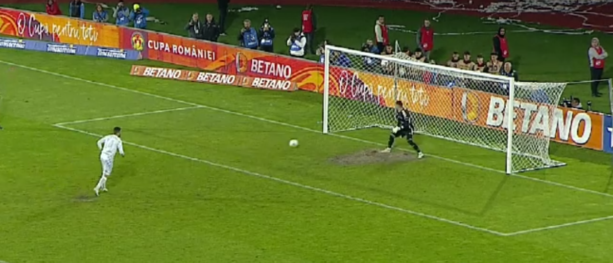 Nu s-a mai văzut așa ceva! Fosta mare speranță a României l-a umilit pe Pap la penalty-ul decisiv din Corvinul - Oțelul