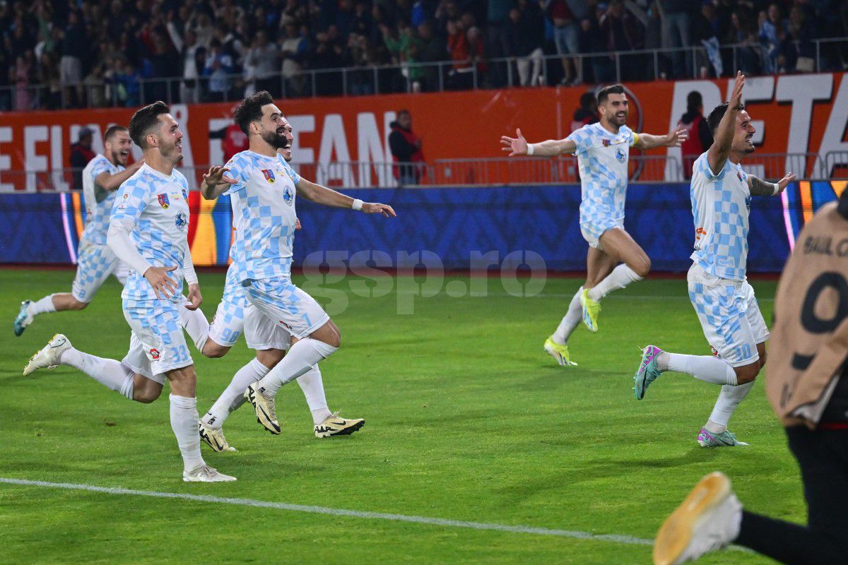 Corvinul e în CORZI: dacă va juca în Europa, ar PIERDE dreptul de promovare în Superligă! » Cere dispensă din partea FRF: „Ar fi o aberație, să ne amâne!”