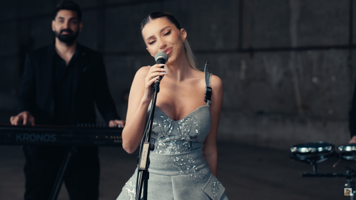 Aza Gabriela, iubita lui Horațiu Moldovan, a lansat cover-ul piesei „Made in Romania”