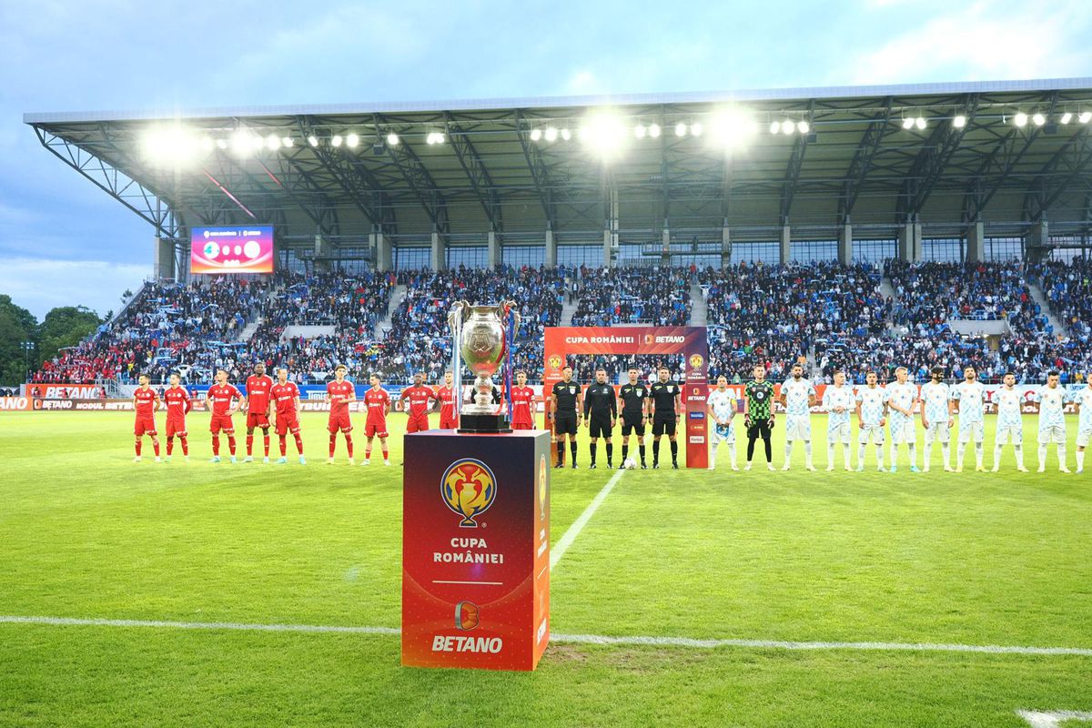 Atmosferă de vis la finala Cupei României Betano! » Fanii Corvinului, scenografie de Superliga + apariție rară la „oficială”