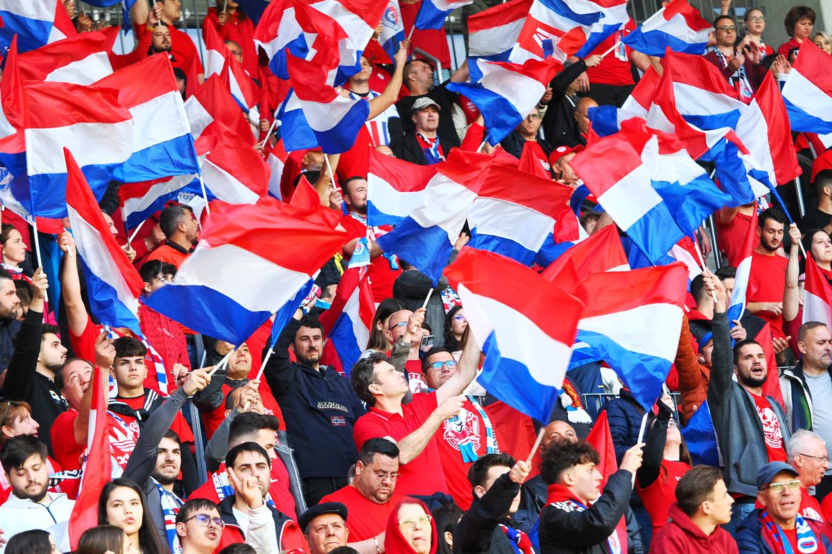 Atmosferă de vis la finala Cupei României Betano! » Fanii Corvinului, scenografie de Superliga + apariție rară la „oficială”