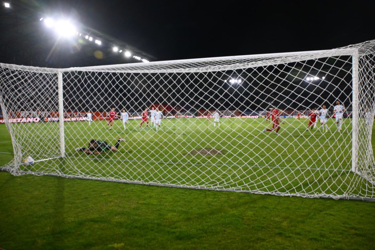 ULUITOR, Cupa României Betano e la Castel! Corvinul Hunedoara e noua legendă vie a Transilvaniei, din „B” direct în Europa League!