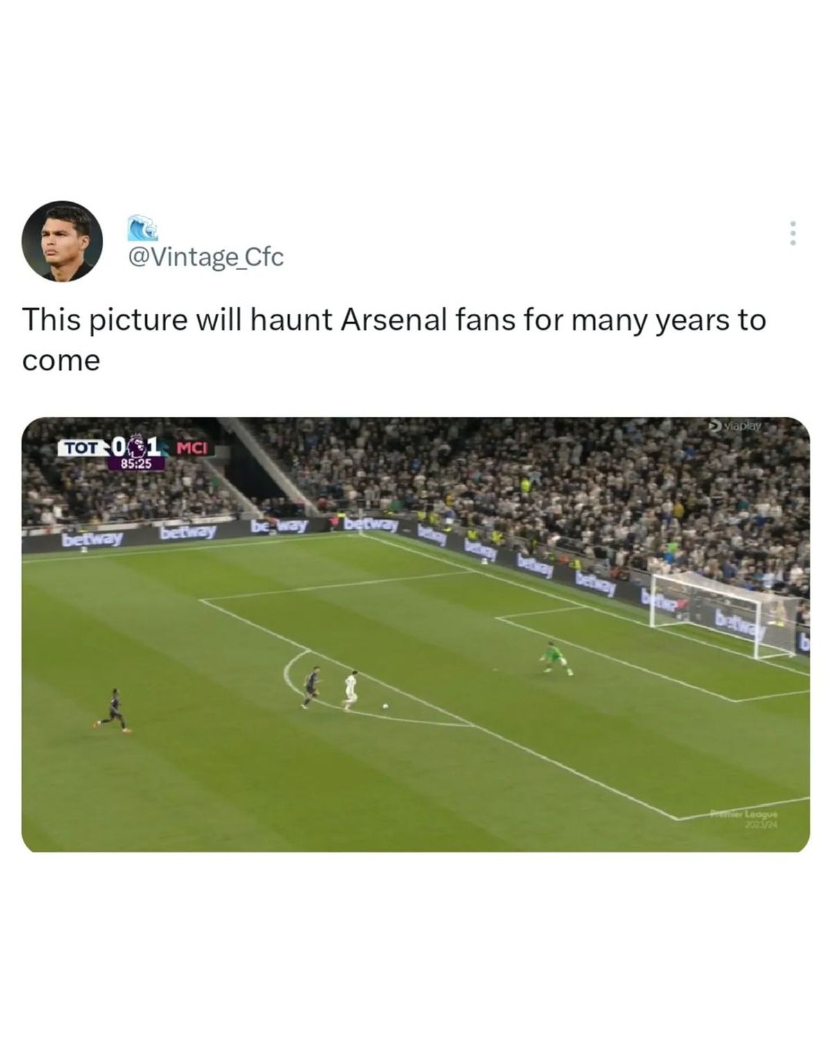 Drăgușin a pierdut meciul cu Manchester City, dar ținta glumelor a fost Arsenal! Cele mai tari meme-uri apărute pe internet