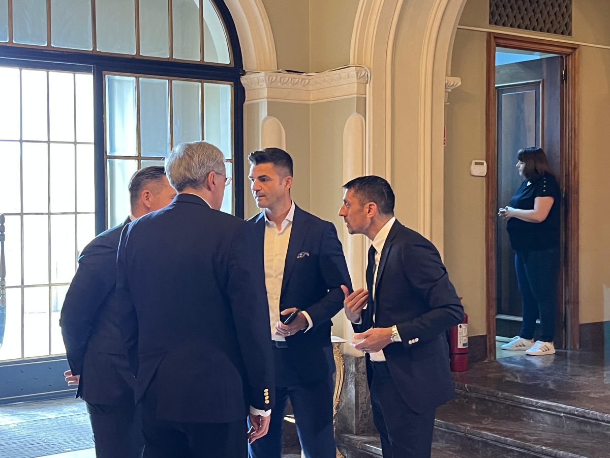 3 legende o pun în gardă pe Dinamo, la petrecerea de aniversare, înainte de baraj: „E dureros să spun asta”