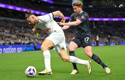 Radu Drăgușin, subiect de discuție în conferința lui Ange Postecoglou