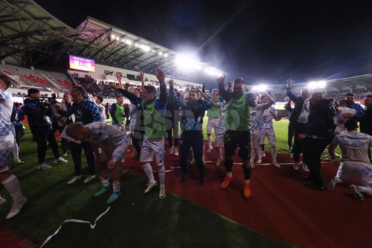 Corvinul Hunedoara, bucurie după finala Cupei României 2024, foto: GSP