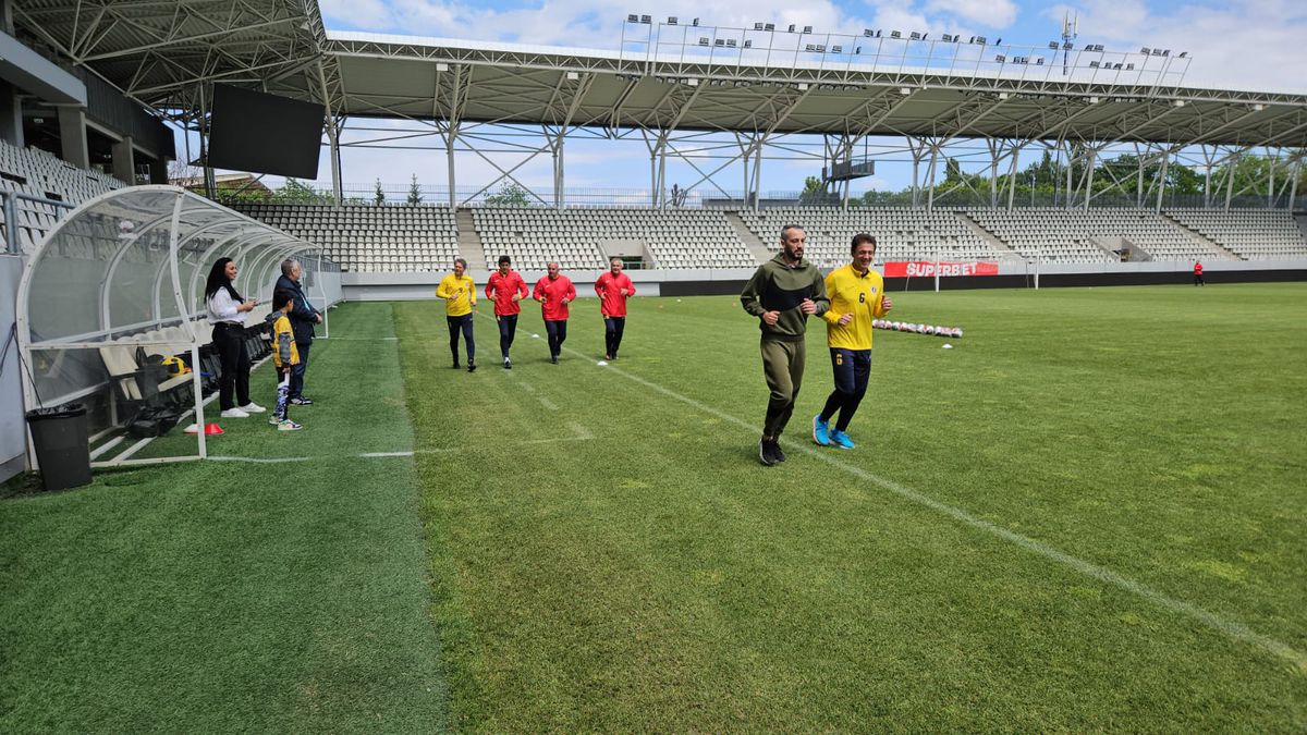 „Hai, ciorbare, la alergare!” » „Lansate” în viteza întâi la antrenamentul de azi al Generației de Aur. Lăcătuș a avut probleme, dar nu s-a lăsat