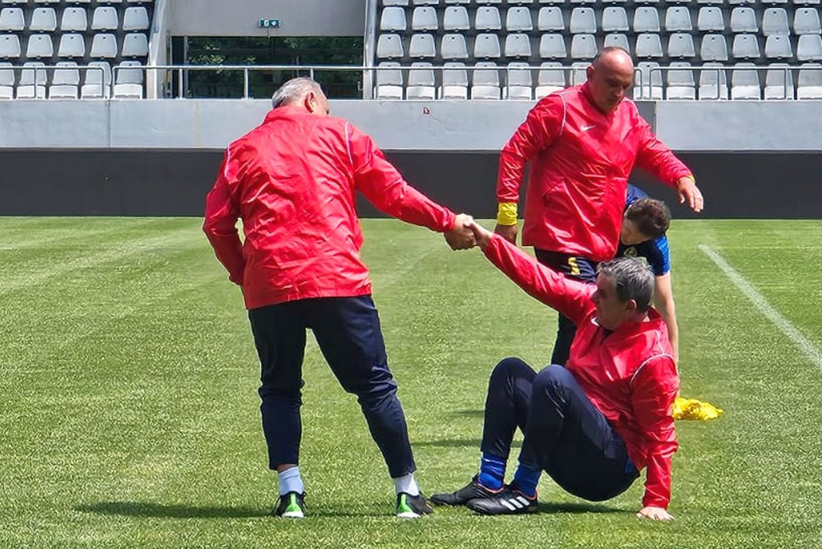 „Hai, ciorbare, la alergare!” » „Lansate” în viteza întâi la antrenamentul de azi al Generației de Aur. Lăcătuș a avut probleme, dar nu s-a lăsat