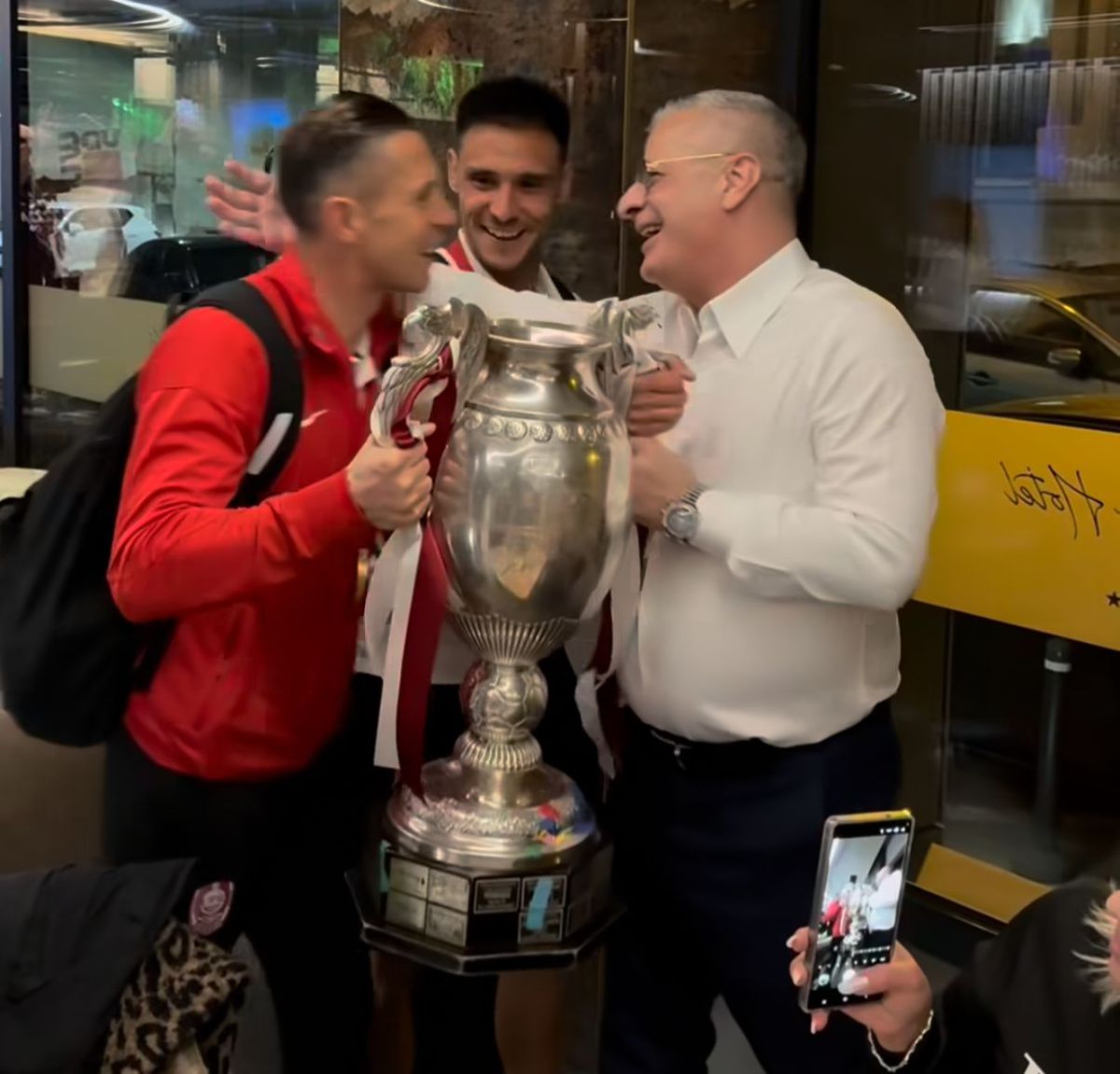 Nelutu Varga — Petrecere CFR Cluj după câștigarea Cupei României