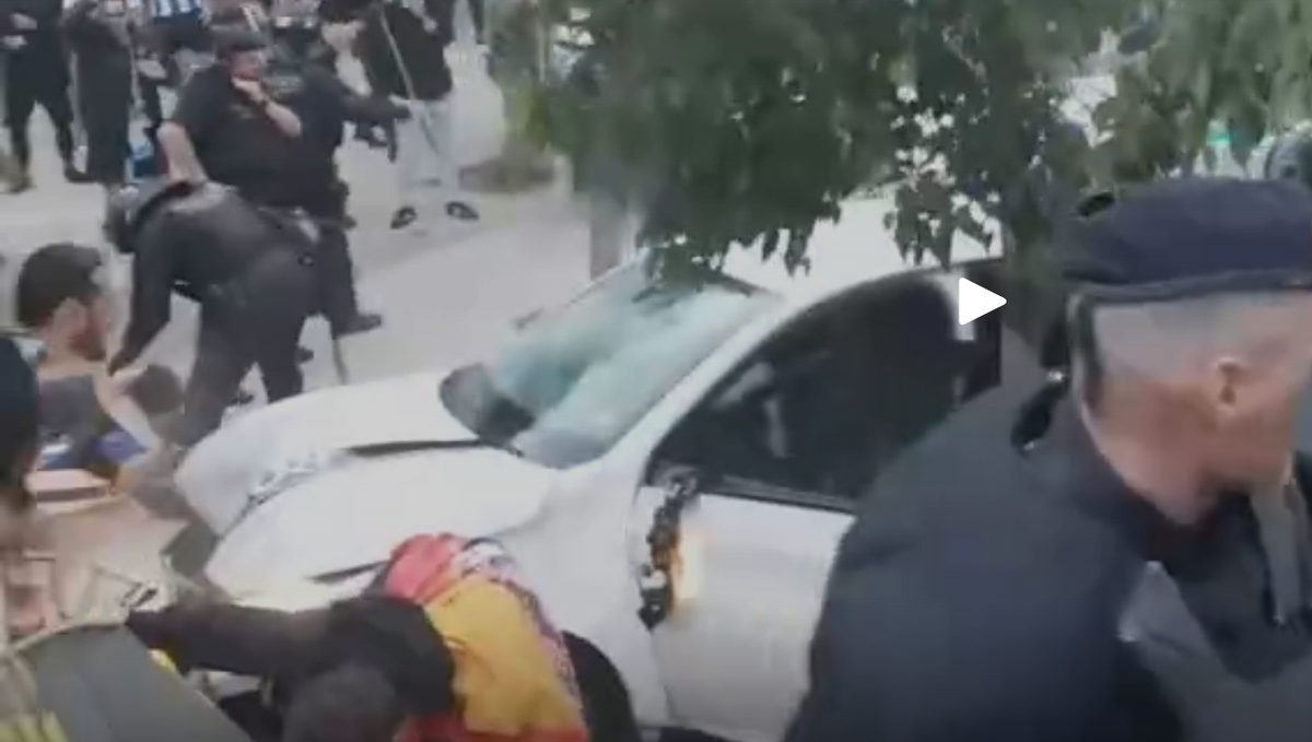 Scene șocante, înainte de Espanyol - Barcelona: a intrat cu mașina în mulțimea de suporteri, lângă stadion! Atenție, imagini cu puternic impact emoțional!