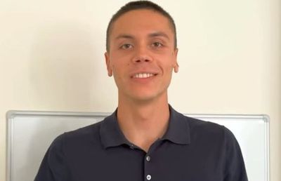 David Popovici s-a filmat și a sugerat cu cine votează dintre George Simion și Nicușor Dan: „Vă spun un singur lucru” » Indiciu-cheie dezvăluit la final