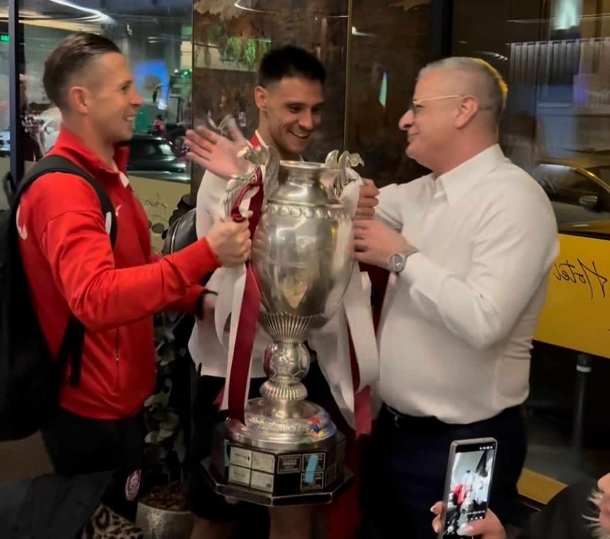 Nelutu Varga — Petrecere CFR Cluj după câștigarea Cupei României