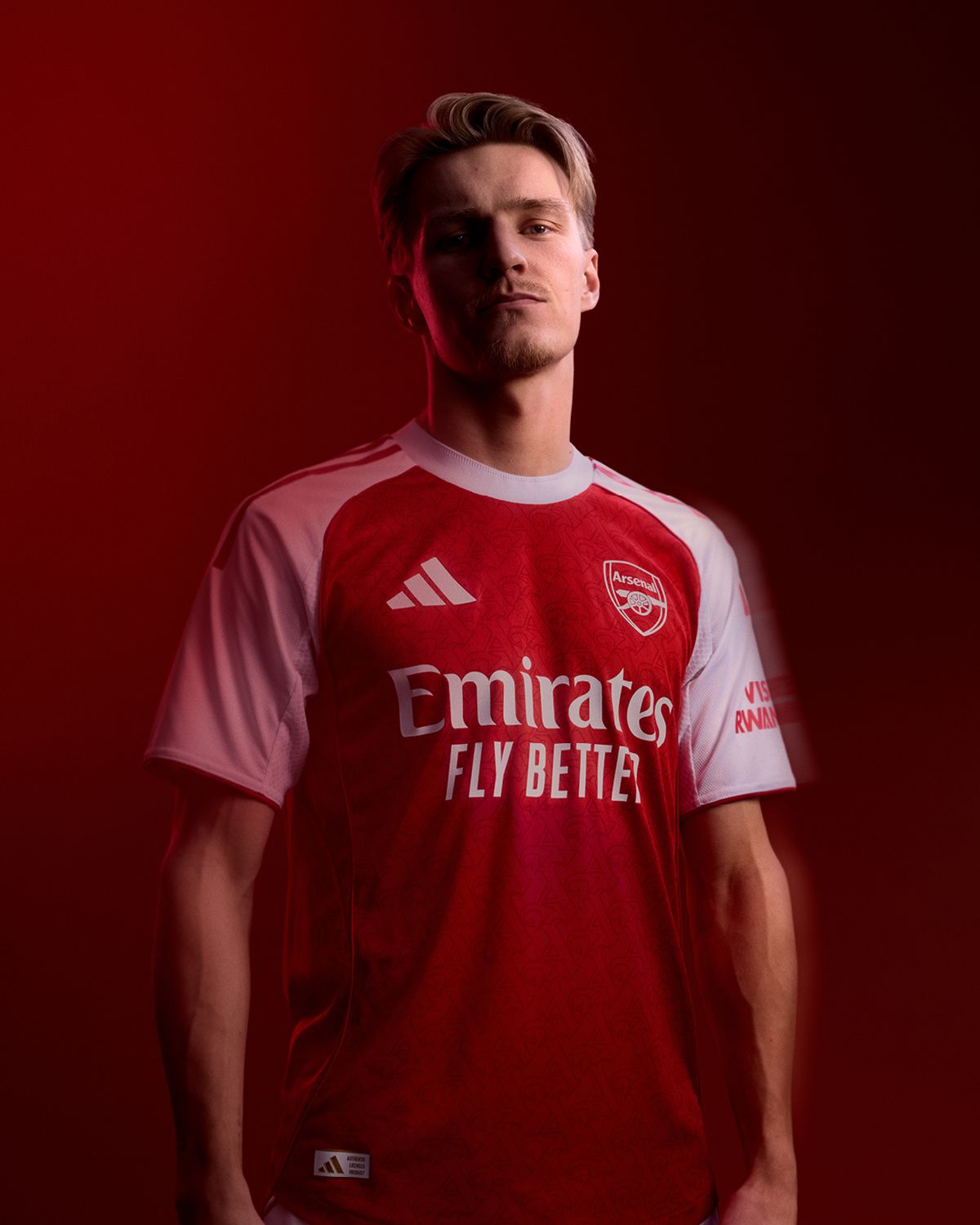 Arsenal și-a prezentat noul echipament pentru sezonul 2025-2026