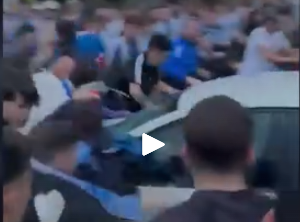 Scene șocante, înainte de Espanyol - Barcelona: a intrat cu mașina în mulțimea de suporteri, lângă stadion! Atenție, imagini cu puternic impact emoțional!
