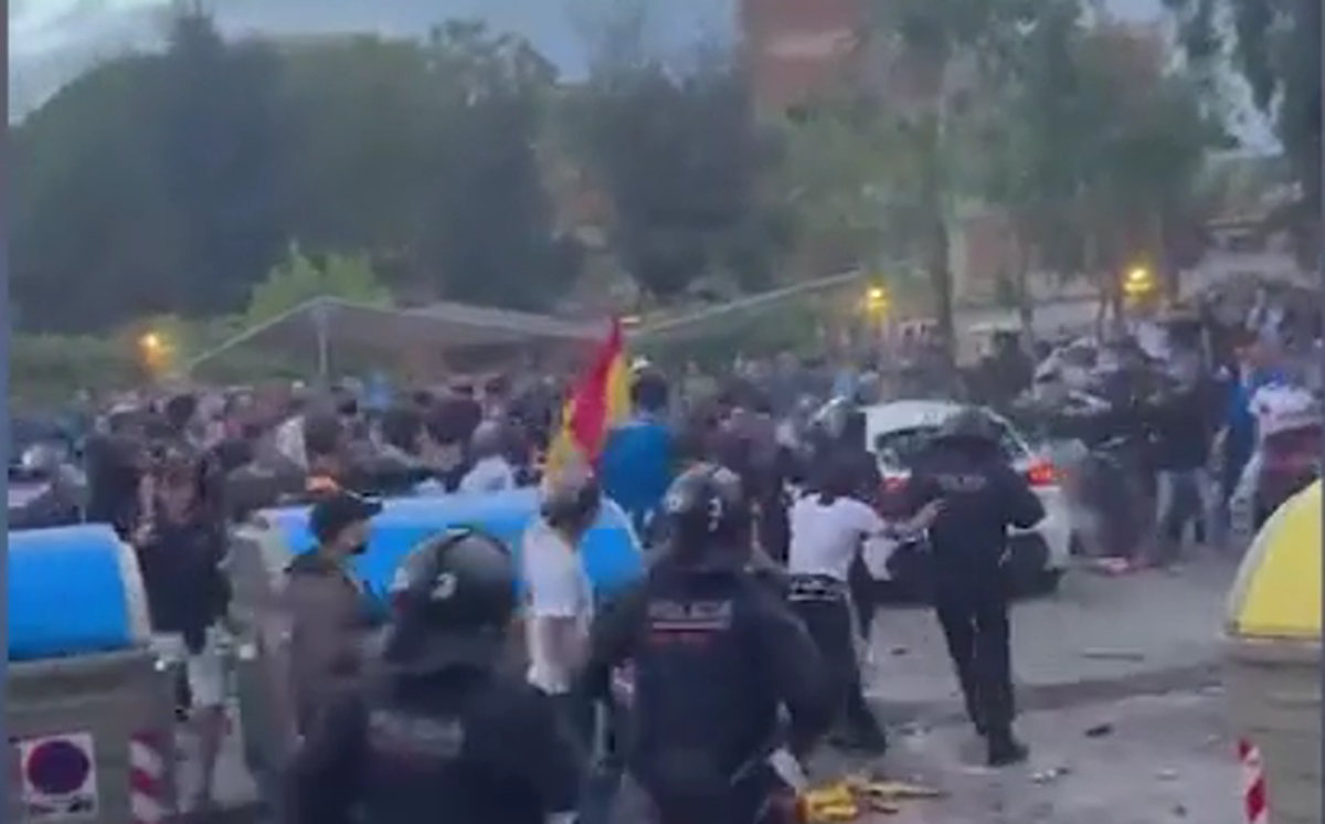 Scene șocante, înainte de Espanyol - Barcelona: a intrat cu mașina în mulțimea de suporteri, lângă stadion! Atenție, imagini cu puternic impact emoțional!