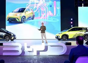 „Delfinul” intră pe piața din România! Cât costă „Mașina urbană a anului 2025” de la Salonul Auto din New York