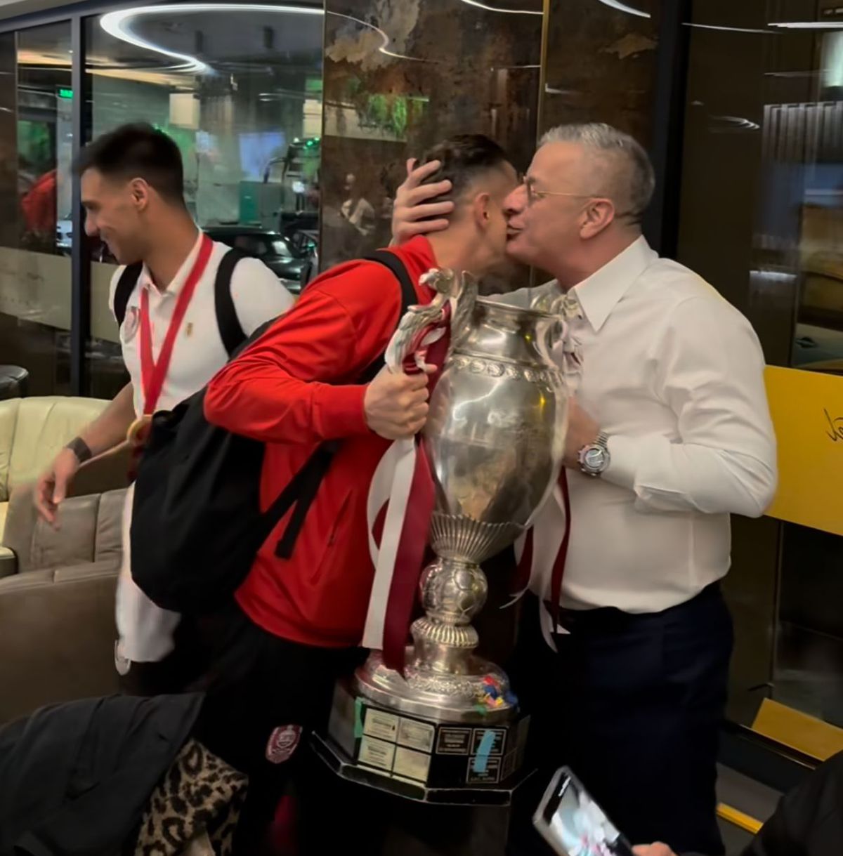 Nelutu Varga — Petrecere CFR Cluj după câștigarea Cupei României