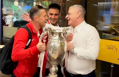 Neluțu Varga a sărbătorit toată noaptea câștigarea Cupei României » Imaginile surprinse la hotelul lui Țucudean