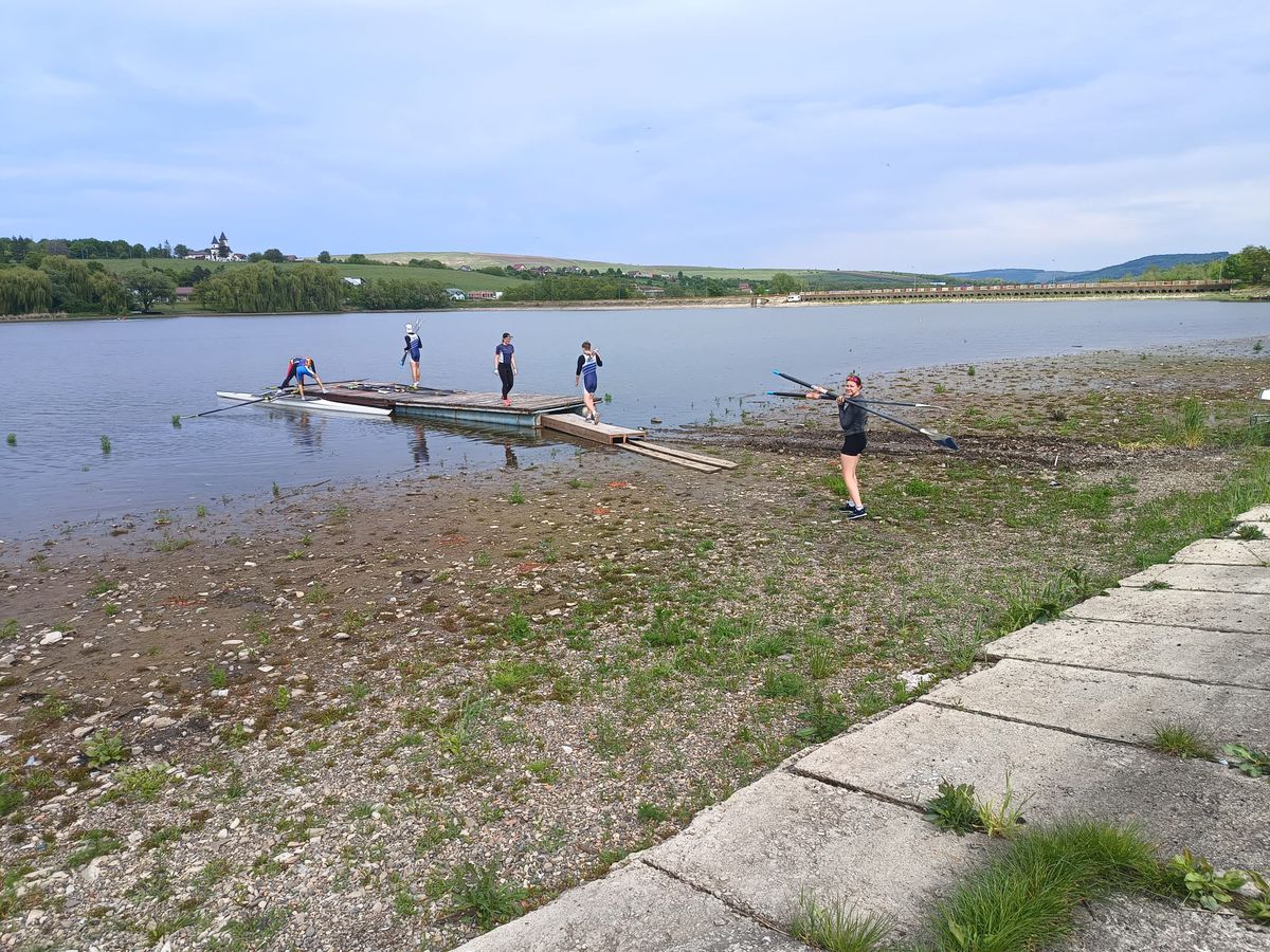 Fiii ploii » Fabrica de campioni din canotaj stă la mâna vremii: „Rămăsese o baltă, au secat iazul pentru pește. Noroc cu ploaia... vedem la vară”