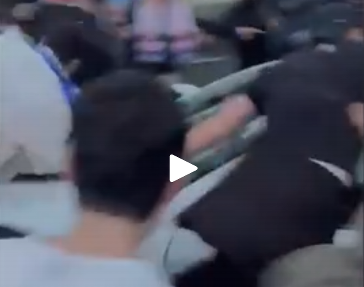 Scene șocante, înainte de Espanyol - Barcelona: a intrat cu mașina în mulțimea de suporteri, lângă stadion! Atenție, imagini cu puternic impact emoțional!