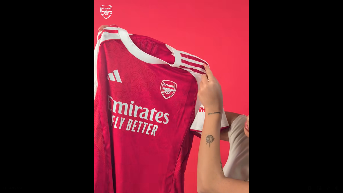 Arsenal și-a prezentat noul echipament pentru sezonul 2025-2026